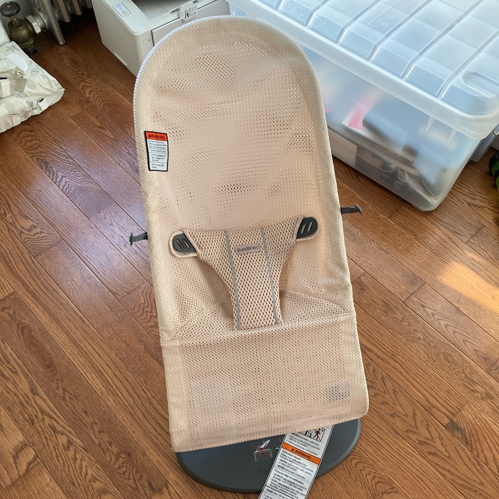 Babybjorn Bouncer Bliss / Mesh in Pearly Pink